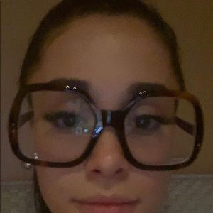 Meet your Posher, Jayda